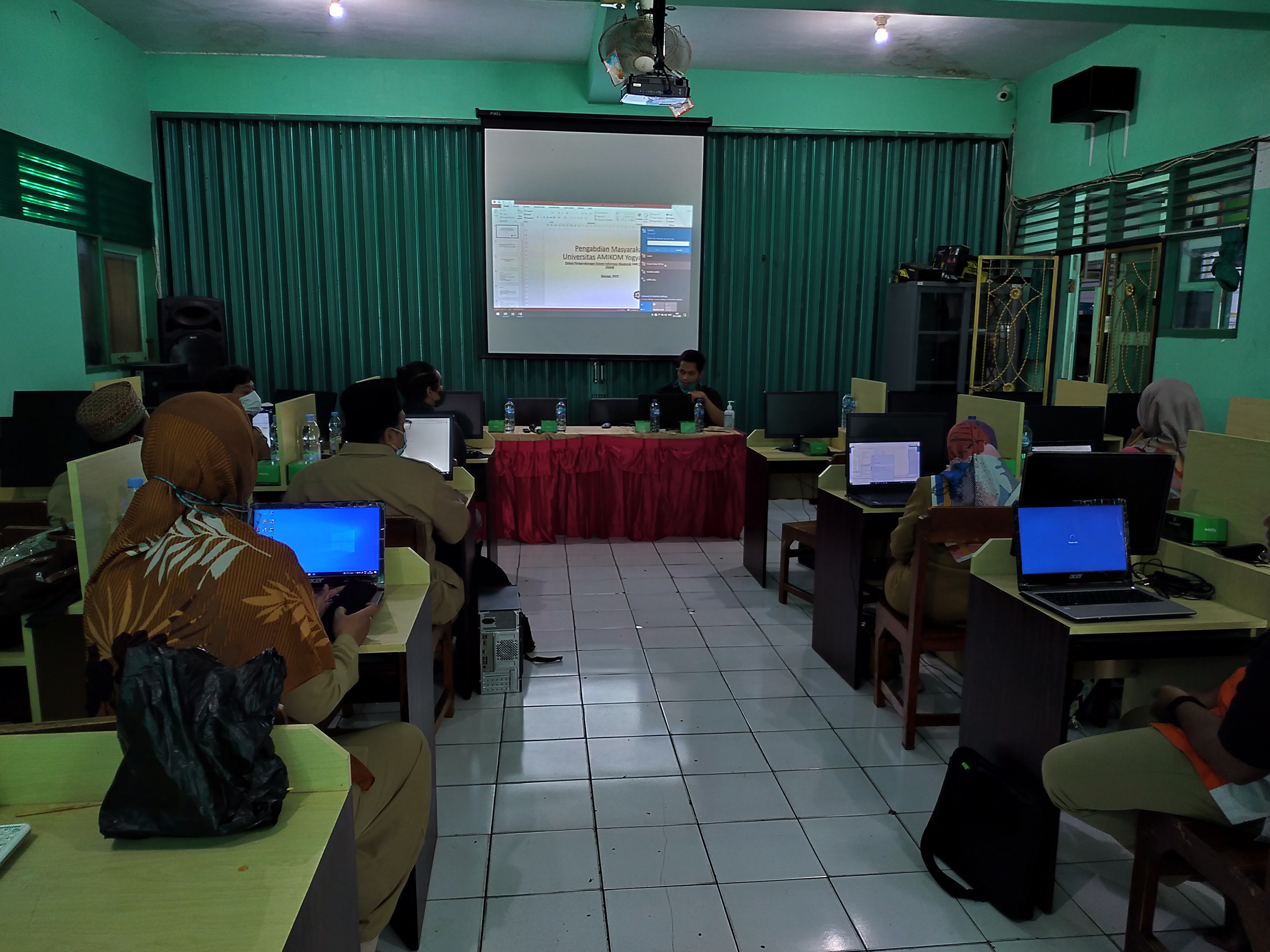 Penerapan Sistem Akademik di SMK Diponegoro Yogyakarta disambut dengan Antusias